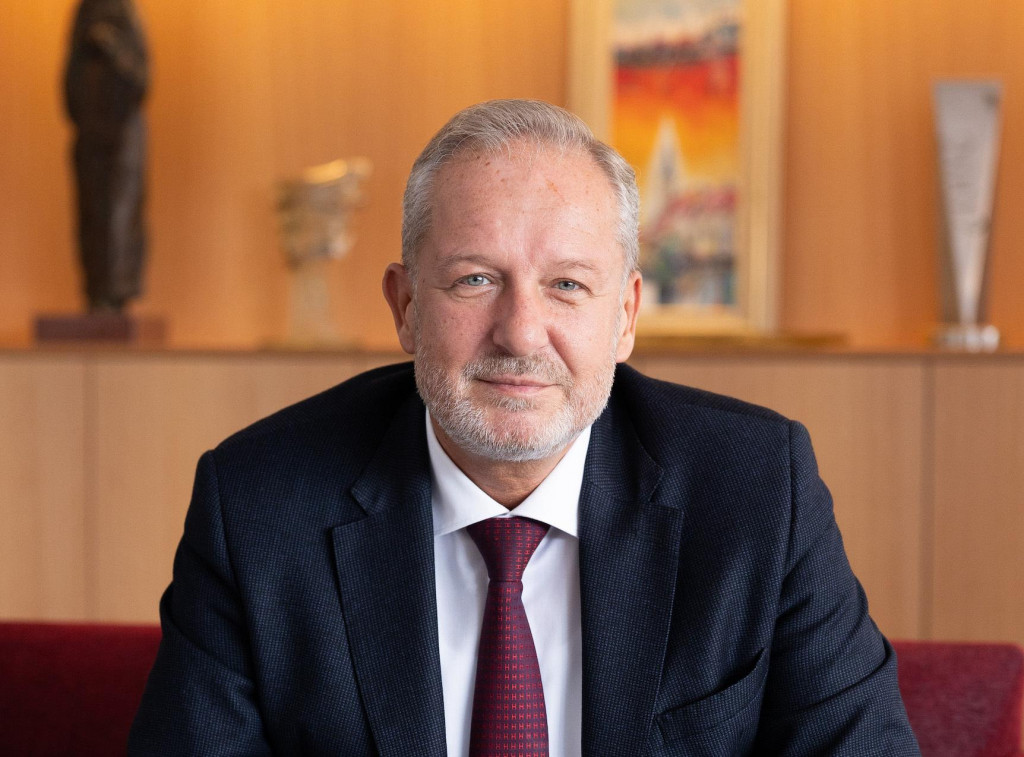 Podľa generálneho riaditeľa Kooperativy Vladimíra Bakeša ovplyvňovala minulý rok tempo rastu tržieb poisťovní inflácia aj nárast nákladov na poistné plnenia