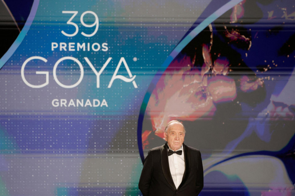 Prezident Španielskej akadémie kinematografických umení a vied Fernando Mendez-Leite na slávnostnom odovzdávaní cien Goya. FOTO: REUTERS