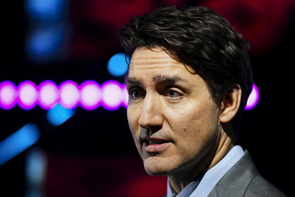 Na snímke kanadský premiér Justin Trudeau reční pri príležitosti konania summitu o umelej inteligencii v Paríži. FOTO: TASR/AP