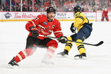 Sidney Crosby patrí nepochybne medzi najlepších hokejistov v histórii. A kanadský líder túži doviesť svoju vlasť k triumfu aj na Turnaji štyroch krajín. FOTO: Profimedia.sk