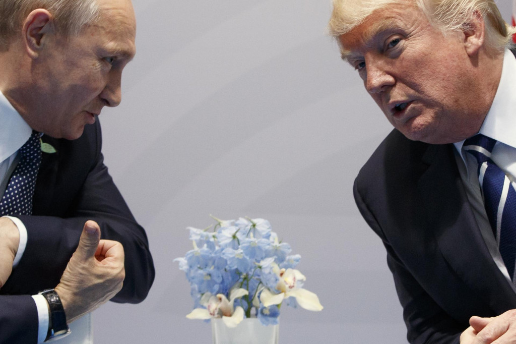 Americký prezident Donald Trump a ruský prezident Vladimir Putin. FOTO: TASR/AP