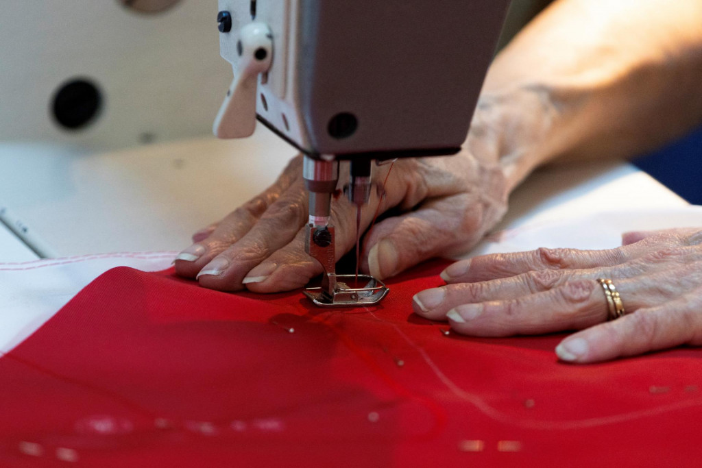 Niekedy sa na riešenie problémov používa metóda plátania dier. FOTO: Reuters