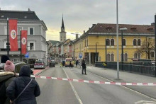 Útočník vo Villachu na juhu Rakúska pobodal nožom niekoľko okoloidúcich. FOTO: X/@theinformant_x