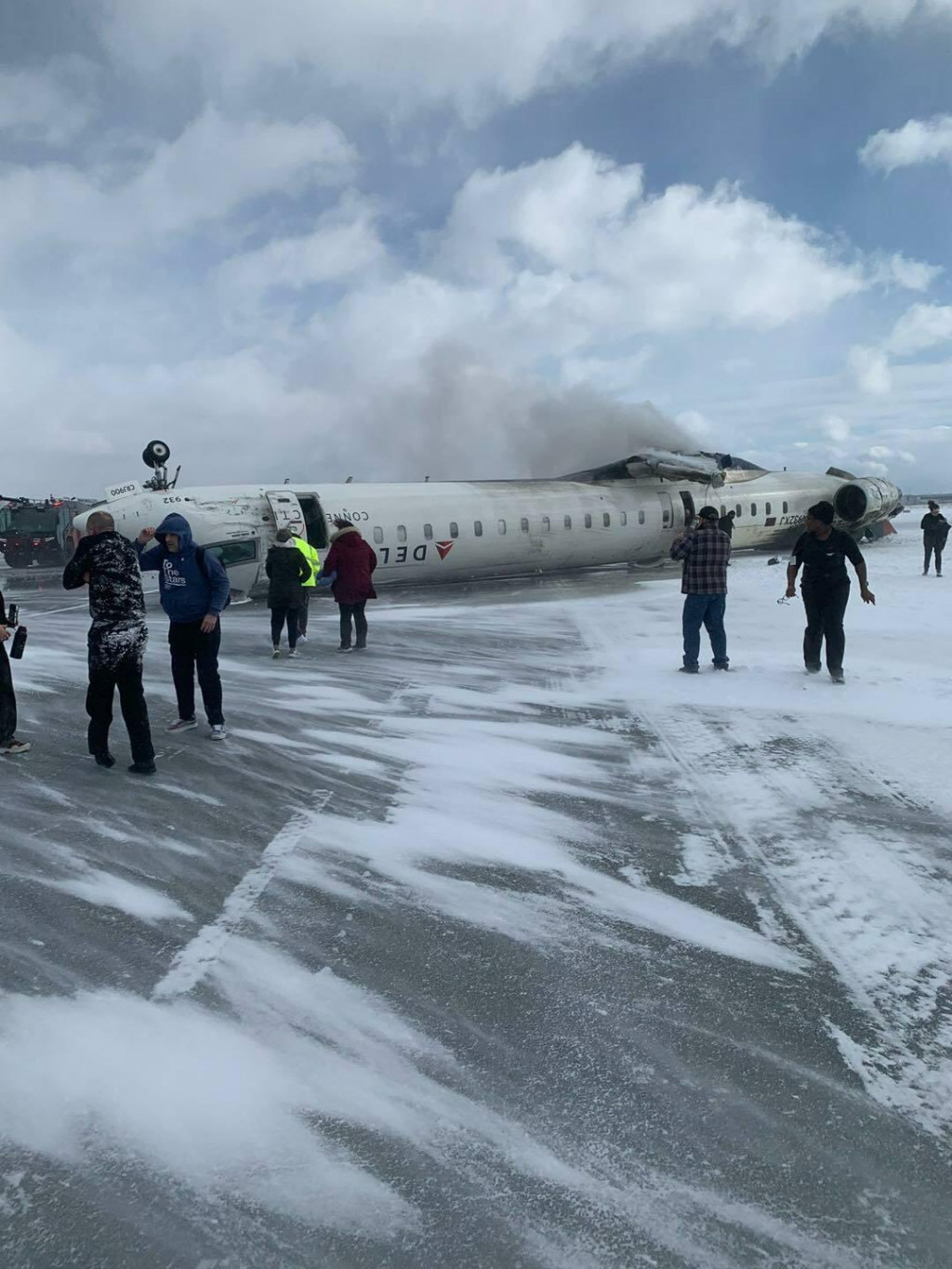 Havarované lietadlo Delta Air Lines v Toronte. Zdroj: Facebook/Aeronews