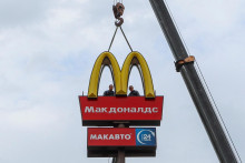 Americká fastfoodová sieť McDonald‘s z Ruska odišla približne tri mesiace po začatí vojny na Ukrajine. FOTO: REUTERS