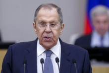 Ruský minister zahraničných vecí Sergej Lavrov vystupuje v Štátnej dume v Moskve. FOTO: TASR/AP