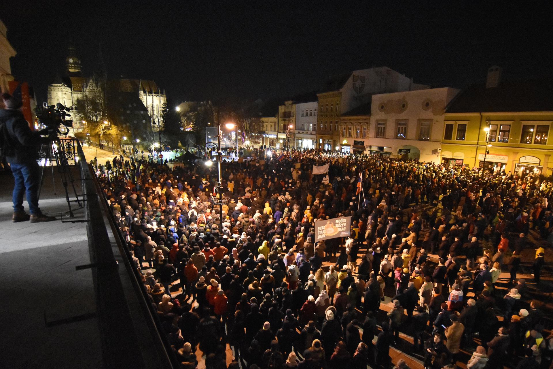 Piatkové zhromaždenia prebehli pokojne. K incidentom nedošlo, hlási rezort vnútra