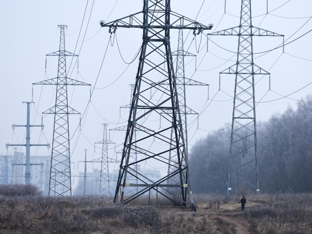 V porovnaní s najvyššou hodnotou tohto mesiaca vo výške 114,8 eura za megawatthodinu, ktorú elektrina zaznamenala 11. februára, došlo k poklesu o viac ako 12 percent. FOTO: REUTERS