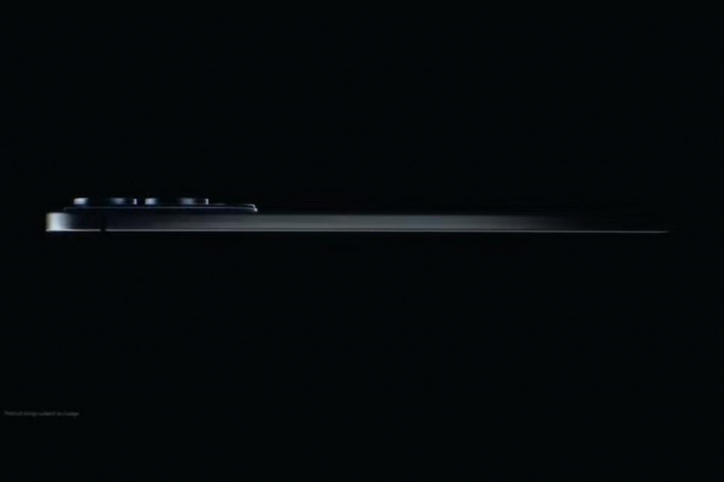 Snímka obrazovky z krátkej ukážky modelu Samsung Galaxy S25 Edge počas konferencie Galaxy Unpacked