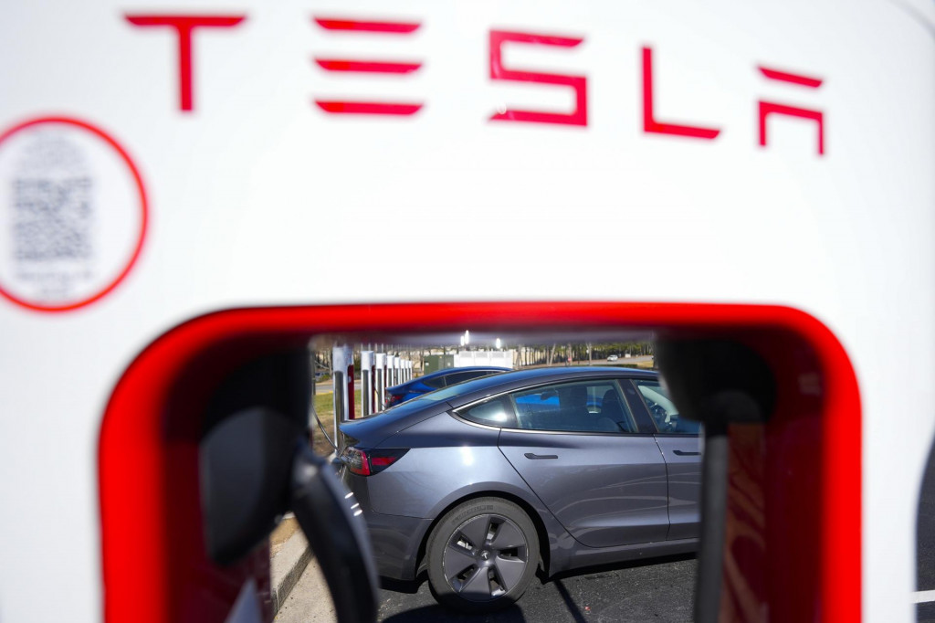 Nabíjacia stanica pre elektromobily Tesla v americkom Kennesawe. FOTO: TASR/AP