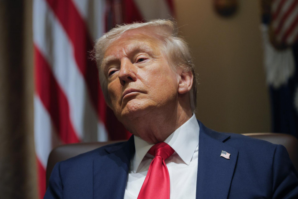 Donald Trump potvrdil plán zaviesť clá na naše autá. FOTO: TASR/AP