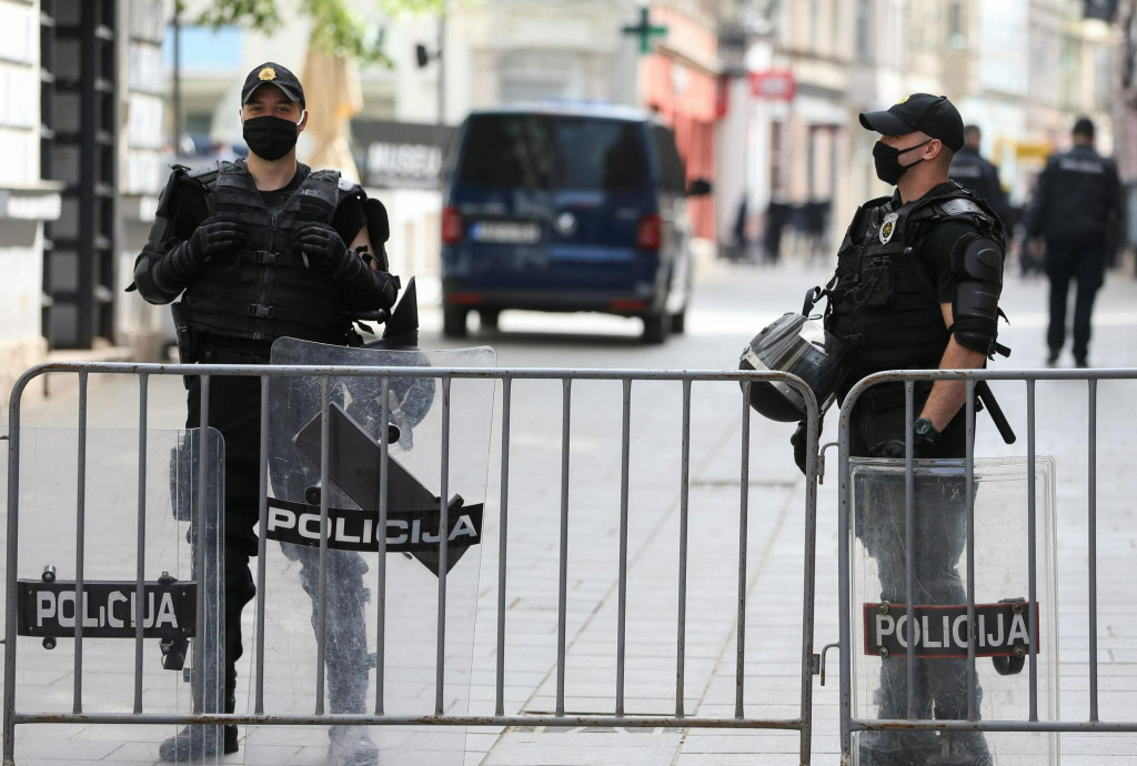 Polícia v Bosne. FOTO: Reuters