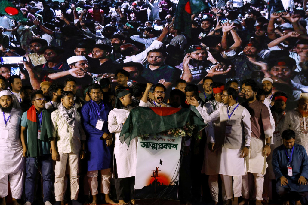 Bangladéšski študenti, ktorí zohrali kľúčovú úlohu počas minuloročných protestov a pri páde vlády bývalej premiérky, založili novú politickú stranu. FOTO: Reuters