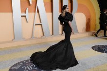 Sofia Carson, Vanity Fair Oscars party

FOTO: REUTERS/Danny Moloshok