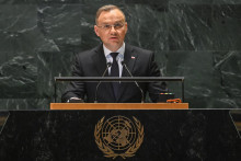 Na snímke poľský prezident Andrzej Duda reční počas jeho prejavu na Valnom zhromaždení OSN v New Yorku 4. marca 2025. FOTO: TASR/PAP