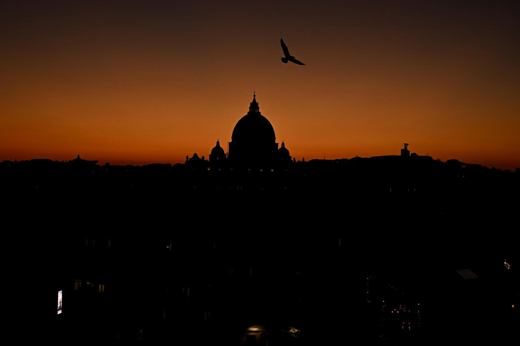 Pohľad na Baziliku svätého Petra vo Vatikáne. FOTO: REUTERS