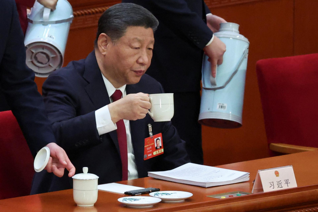 Čínsky prezident Si Ťin-pching na otváracom zasadnutí Národného ľudového kongresu (NPC) vo Veľkej sále ľudu v Pekingu, Čína 5. marca 2025. FOTO: REUTERS