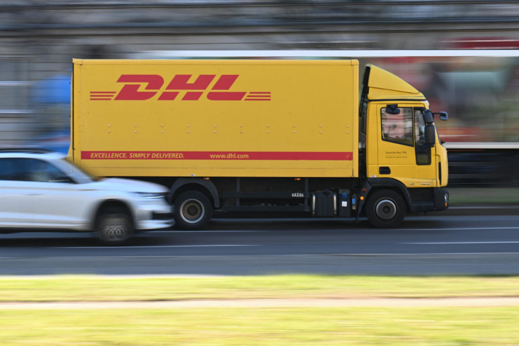 DHL vykázala za rok 2024 zisk pred úrokmi a zdanením 5,89 miliardy eur, čo predstavuje medziročný pokles o 7,2 percenta. FOTO: REUTERS
