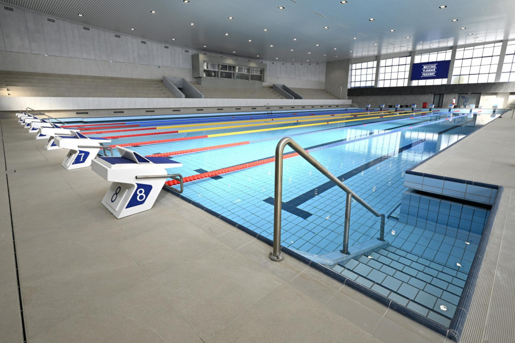 Snímka zo zrekonštruovanej plavárne Pasienky v Bratislave. FOTO: TASR/Pavel Neubauer