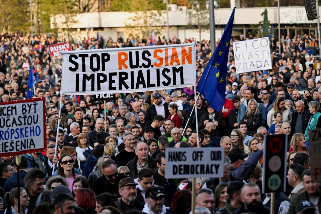 Protest v Bratislave. FOTO: Reuters