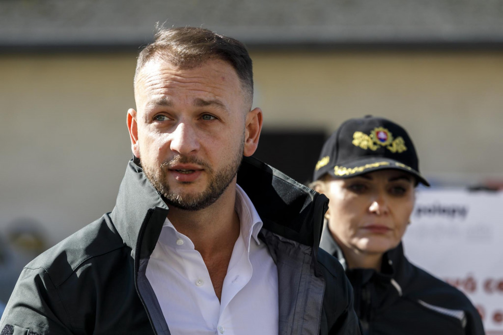Minister vnútra Matúš Šutaj Eštok a prezidentka Policajného zboru Jana Maškarová. FOTO: TASR/Dano Veselský