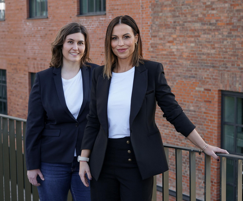 Diana Lokere, Lucia Haászová, Nexhalo