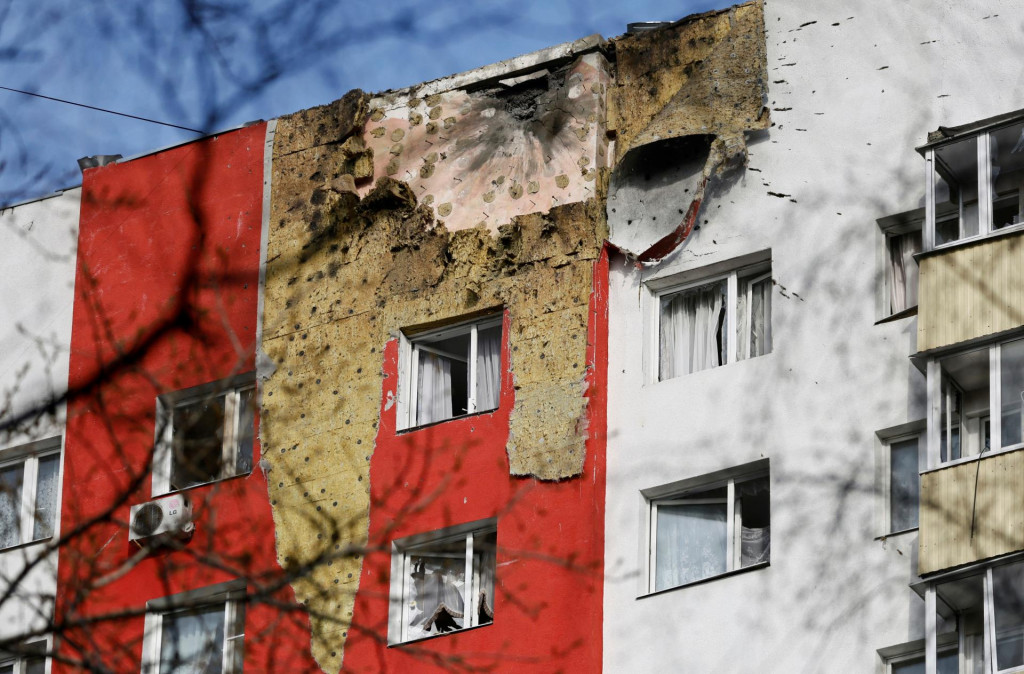 Pri útoku na ruskú metropolu a jej okolie v noci na dnešok zahynuli najmenej traja ľudia a ďalších asi dvadsať utrpelo zranenia. FOTO: REUTERS