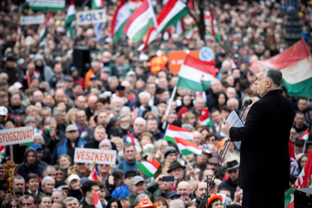 Maďarský premiér Viktor Orbán sa zúčastňuje na oslavách národného dňa Maďarska. FOTO: Reuters