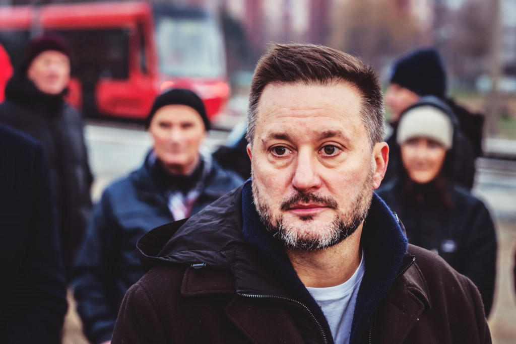 Primátor Matúš Vallo pri prvej jazde električky do Petržalky. FOTO: HN/Miroslava Spodniaková