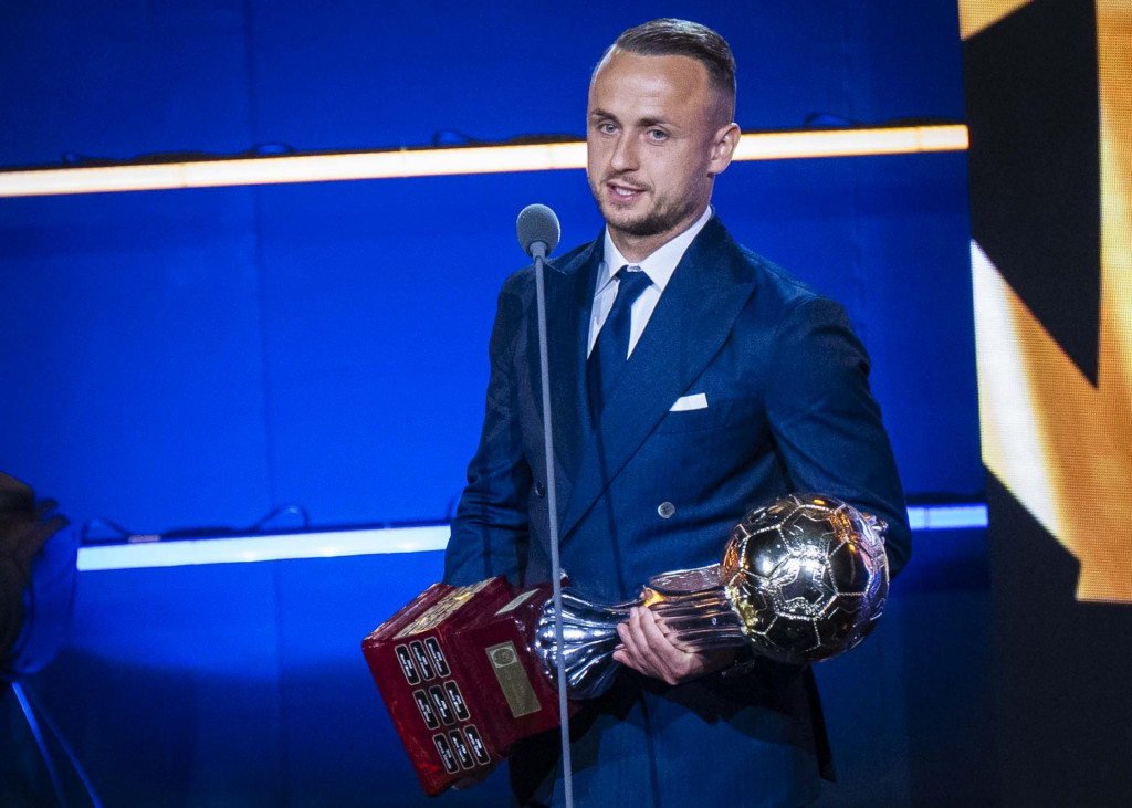 Na snímke víťaz ankety Futbalista roka 2024 Stanislav Lobotka počas odovzdávania ocenení na galavečeri, 17. marca 2025 v Bratislave. FOTO: TASR/Jakub Kotian
