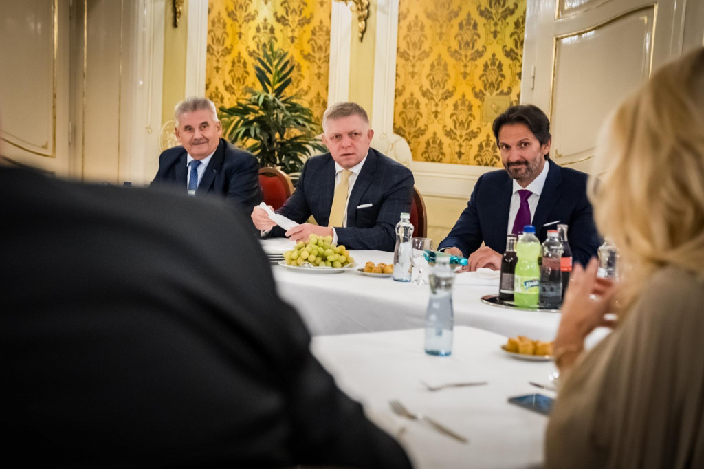 Jedno zo zasadnutí koaličnej rady. FOTO: Úrad vlády