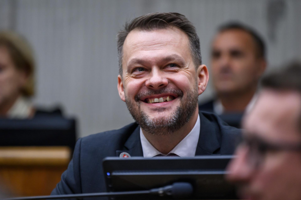 Vodca vzbúrených poslancov pôvodom z Hlasu Samuel Migaľ sa po dohode s premiérom Robertom Ficom stáva novým ministrom investícií. FOTO: TASR/J. Novák