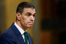Sánchez teraz prisľúbil, že dve percentá HDP dosiahne Madrid do roku 2029, zároveň však nepredložili nijaký jasný časový harmonogram. FOTO: REUTERS