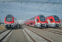 Ak si kúpite lístok až vo vlaku, zaplatíte poplatok za servis až vo výške troch eur. FOTO: ZSSK