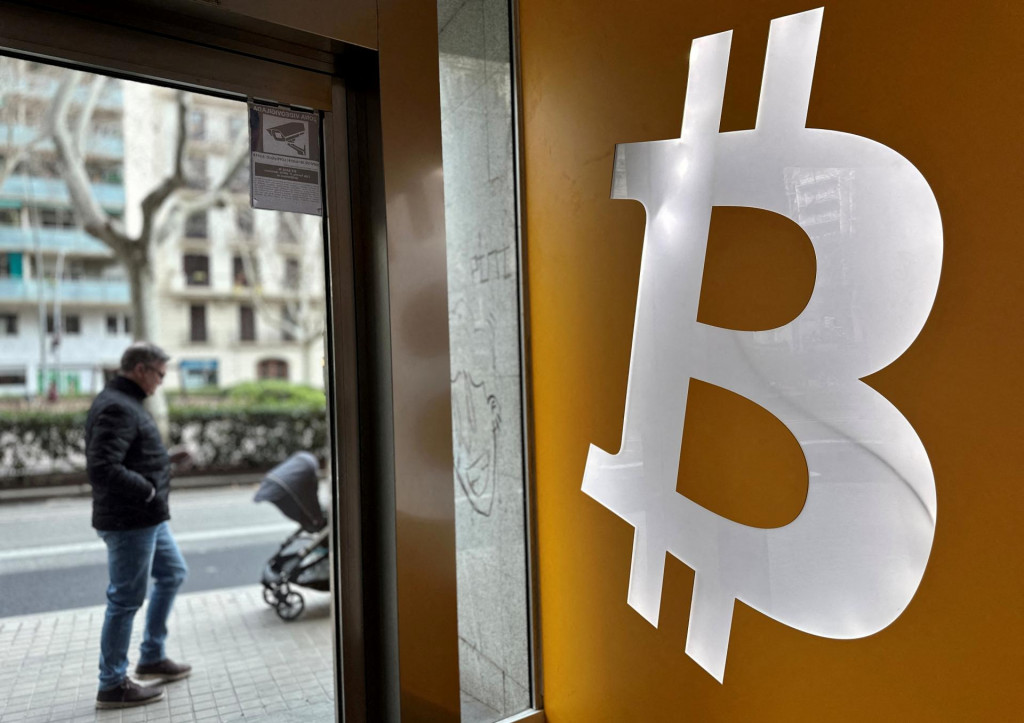 Vstup do budovy kryptomenovej burzy v Barcelone. FOTO: REUTERS