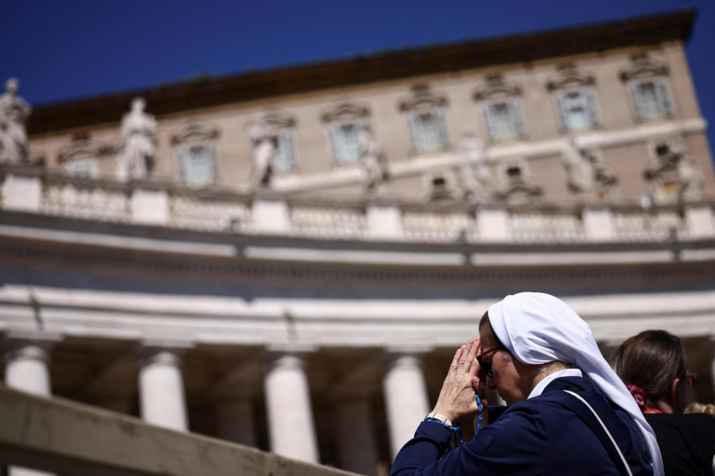 Hovoriť o pápežovej účasti na veľkonočných obradoch je podľa Vatikánu stále predčasné. FOTO: REUTERS