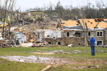 Tornádo zasiahlo aj mesto Selmer v americkom štáteTennessee. FOTO: Reuters/The Jackson Sun