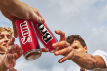 Coca-Cola opäť spúšťa legendárnu kampaň „Share a Coca-Cola“, osloviť chce najmä Generáciu Z.