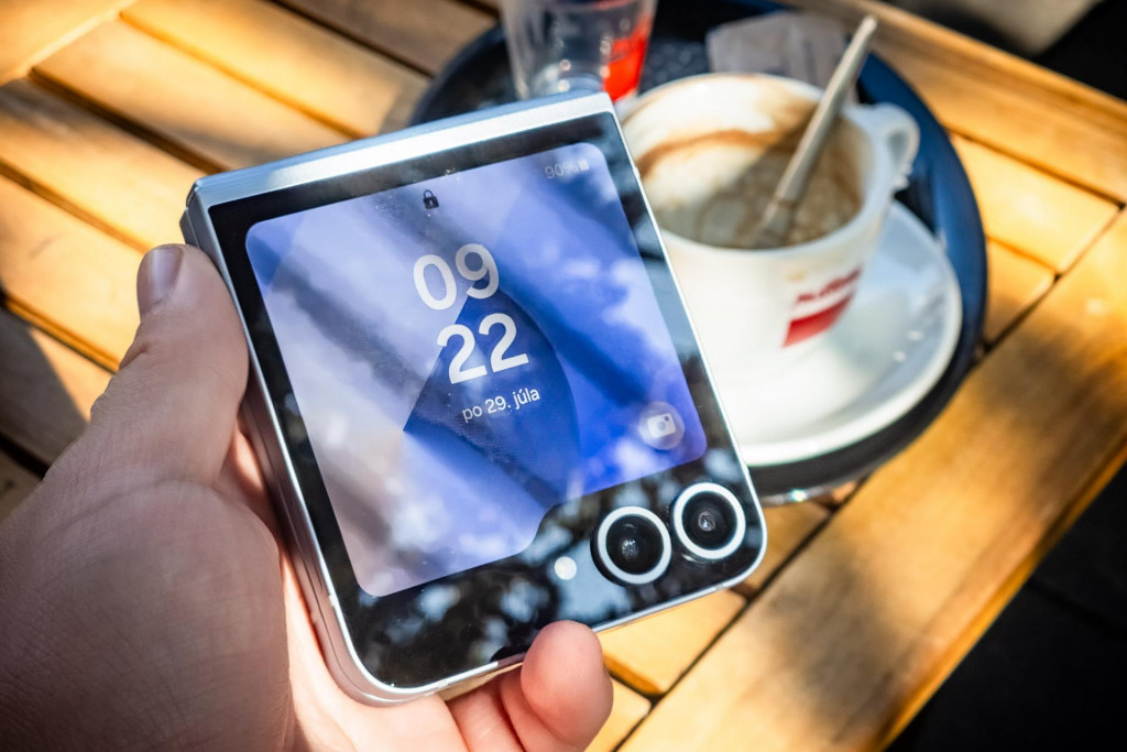 Samsung Galaxy Z Flip 6