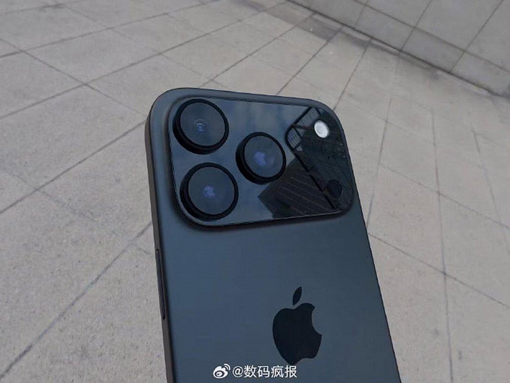 Maketa iPhone 17 Pro (Max) FOTO: Weibo/Digital Crazy News