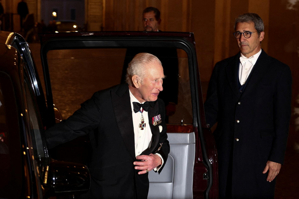Britský kráľ Charles sa 9. apríla 2025 zúčastňuje na štátnom bankete v paláci Quirinale v Ríme, Taliansko. FOTO: REUTERS