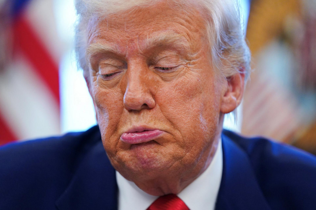 Donald Trump odložením ciel pre väčšinu krajín na 90 dní vykonal jeden z najväčších ekonomických obratov v modernej histórii. FOTO: Reuters