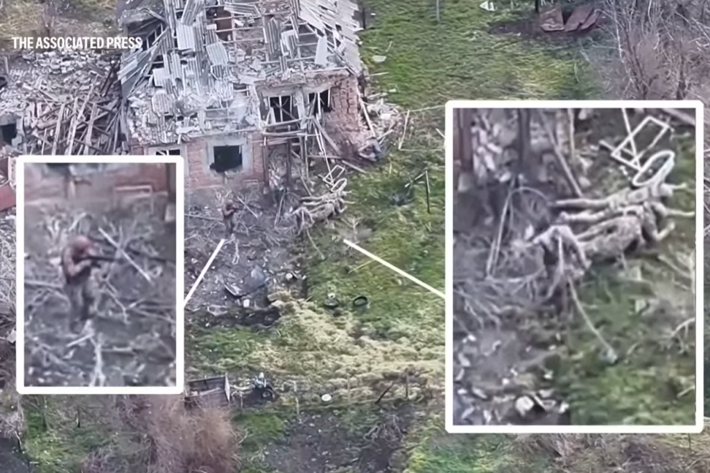 Video zachytáva štyroch zajatých ukrajinských vojakov zabitých mužmi, ktorí sú identifikovaní ako ruské jednotky. FOTO: YouTube/Associated Press