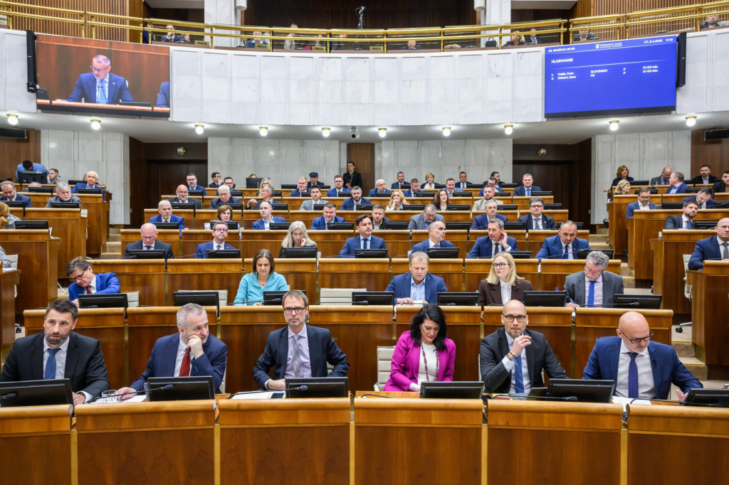 Na snímke plénum počas hlasovania na schôdzi Národnej rady v Bratislave. FOTO: TASR/Jaroslav Novák