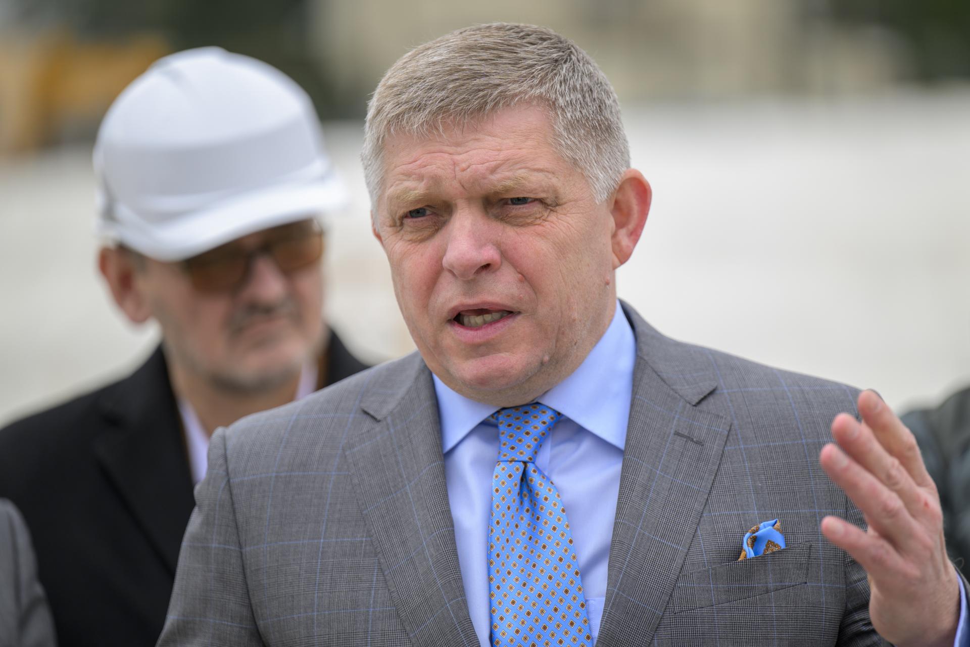 Fico sa oboznámil s prácami na výstavbe nemocnice v Prešove. Tvrdí, že sa plánuje vynaložiť obrovská suma