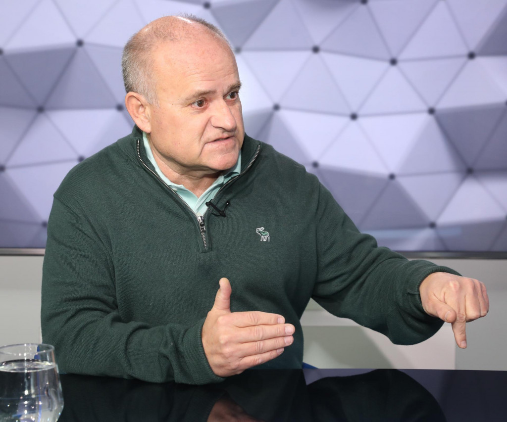 Expert na dane a odvody Jozef Mihál našiel v metodickom usmernení k dani z finančných transakcií niekoľko pikantností. FOTO: HN/Peter Mayer