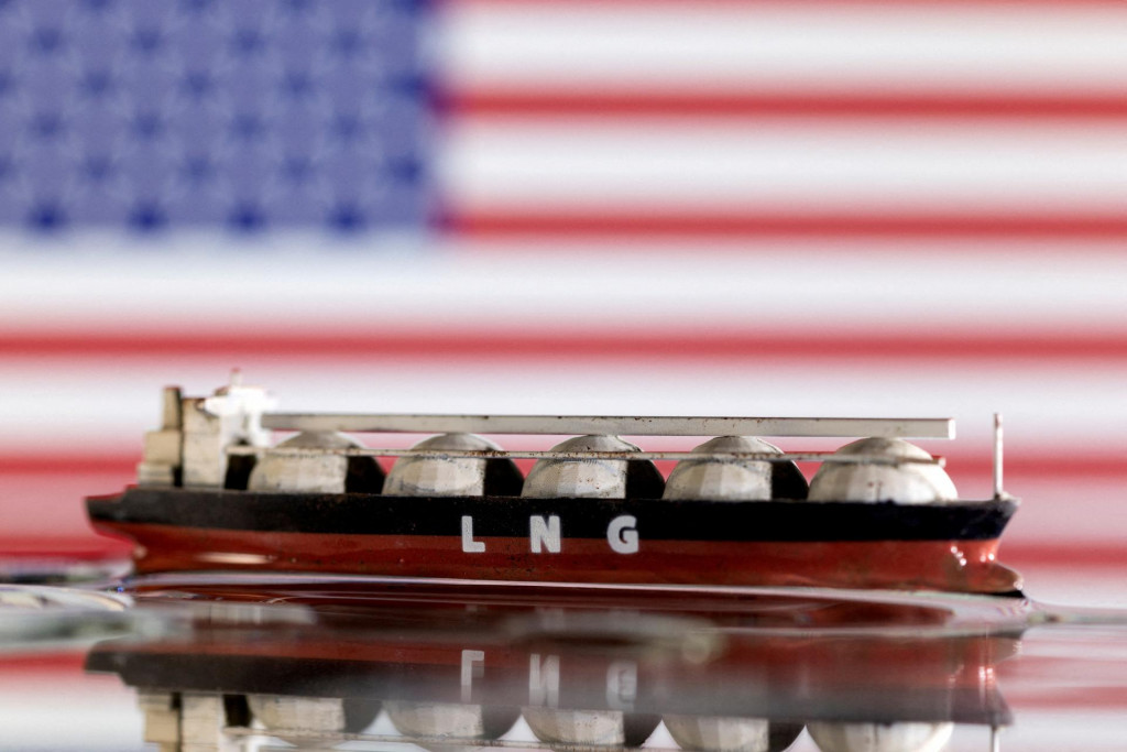 Vysoko postavený diplomatický činiteľ EÚ, ktorý si neželal byť menovaný, podľa Reuters uviedol, že nemožno vylúčiť, že USA využijú LNG ako páku pri presadzovaní svojich zámerov. FOTO: REUTERS