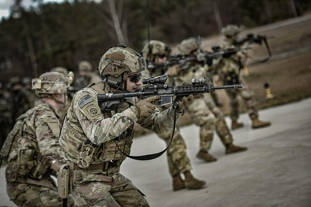 Americkí výsadkári v Poľsku sú posilami predsunutej prítomnosti NATO na východnom krídle. FOTO: MON