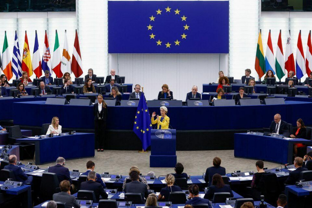 Europoslanci v Európskom parlamente. FOTO: Reuters