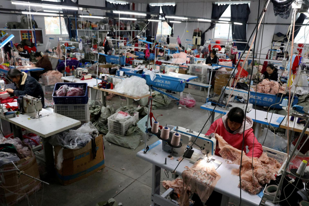 WTO predpokladá, že bilaterálny obchod medzi Čínou a USA klesne o 80 percent. FOTO: Reuters